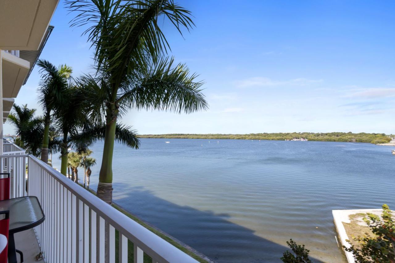 Oceanfront Luxury Condo! Mins To Beach! Rum Bar Next Door! St. Petersburg Kültér fotó