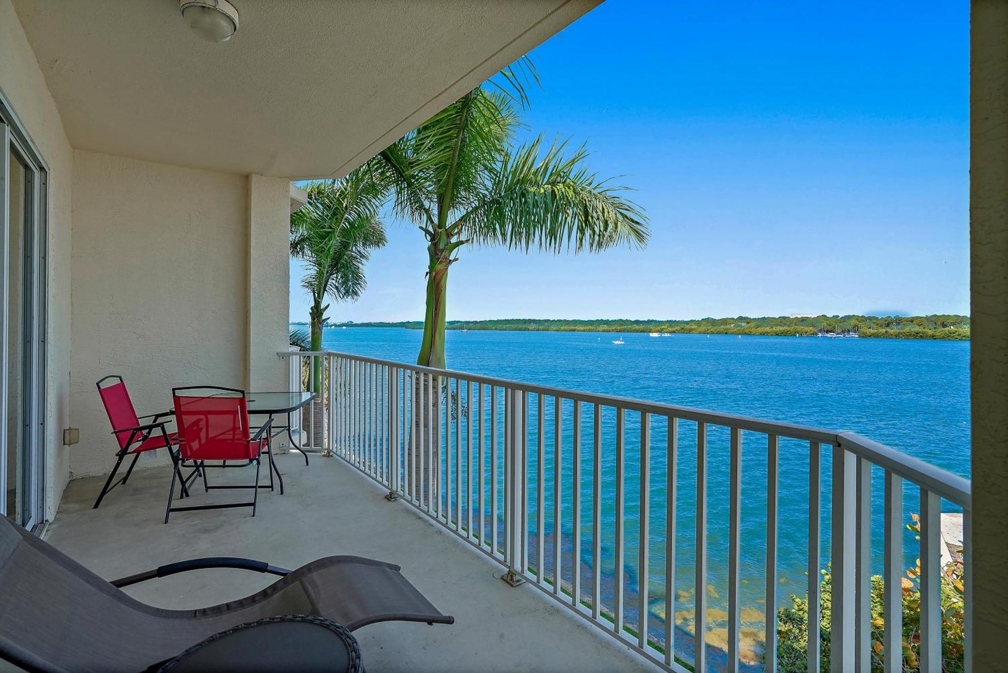 Oceanfront Luxury Condo! Mins To Beach! Rum Bar Next Door! St. Petersburg Kültér fotó
